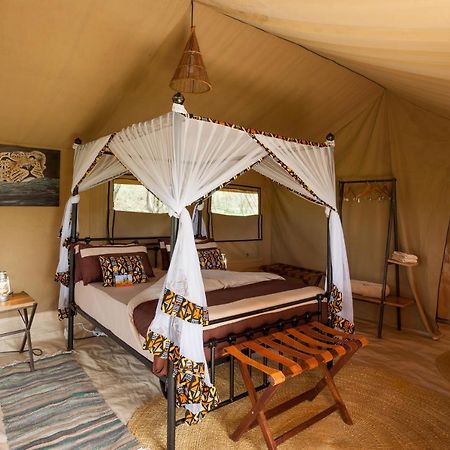 Gnu Mara River Camp Серенгети Екстериор снимка